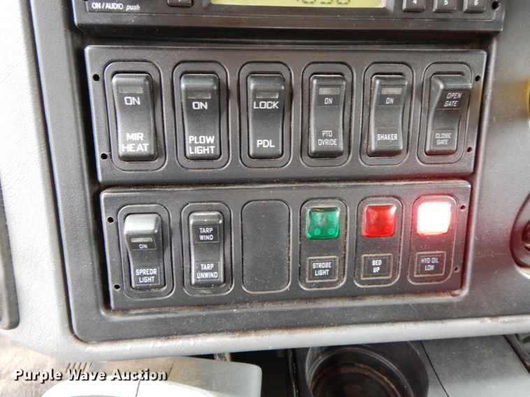 image for item DF6382 2006 International 7400  dump truck