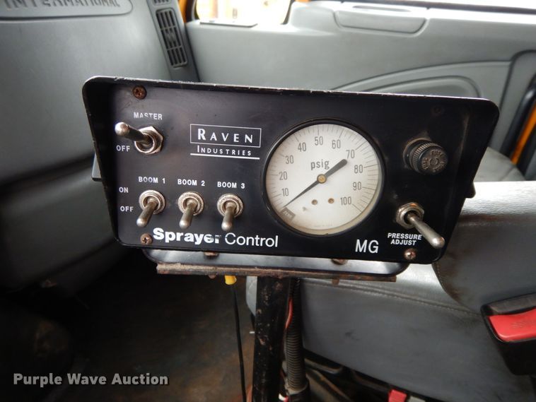 image for item DF6382 2006 International 7400  dump truck