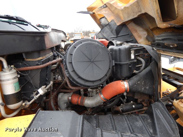 image for item DF6382 2006 International 7400  dump truck