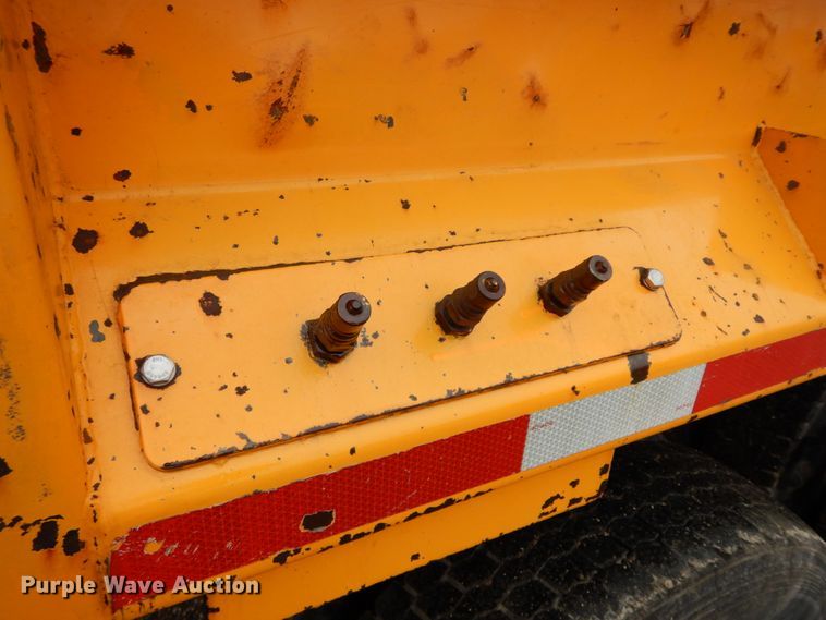 image for item DF6382 2006 International 7400  dump truck