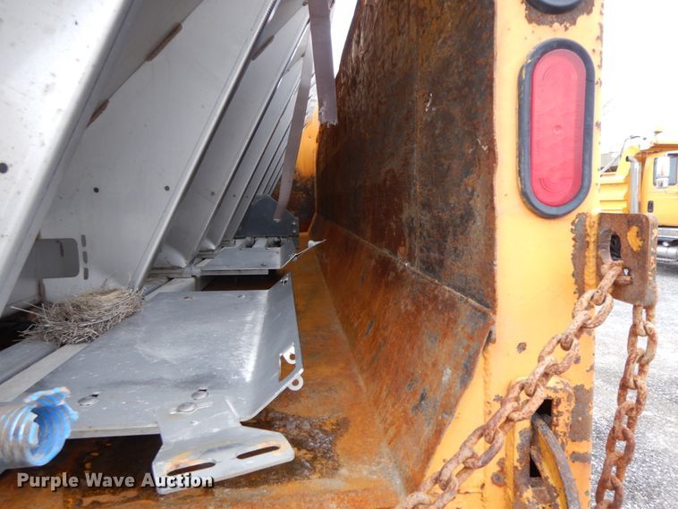 image for item DF6382 2006 International 7400  dump truck