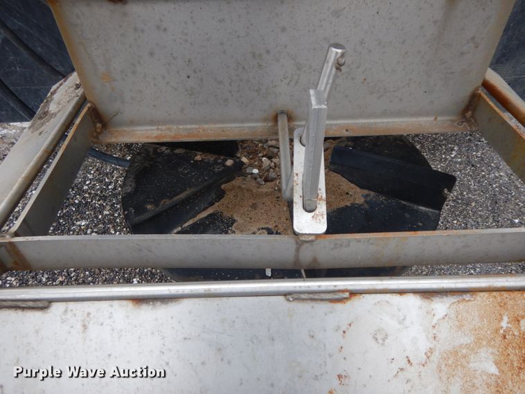 image for item DF6382 2006 International 7400  dump truck