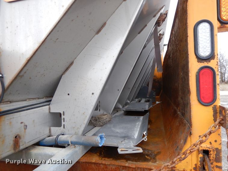 image for item DF6382 2006 International 7400  dump truck