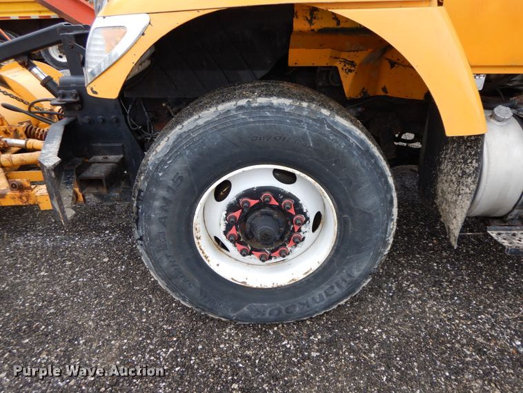 image for item DF6382 2006 International 7400  dump truck