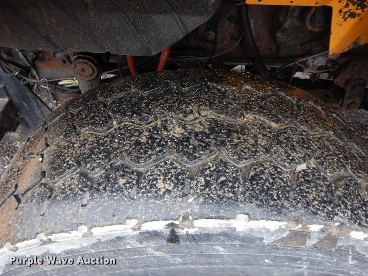 image for item DF6382 2006 International 7400  dump truck