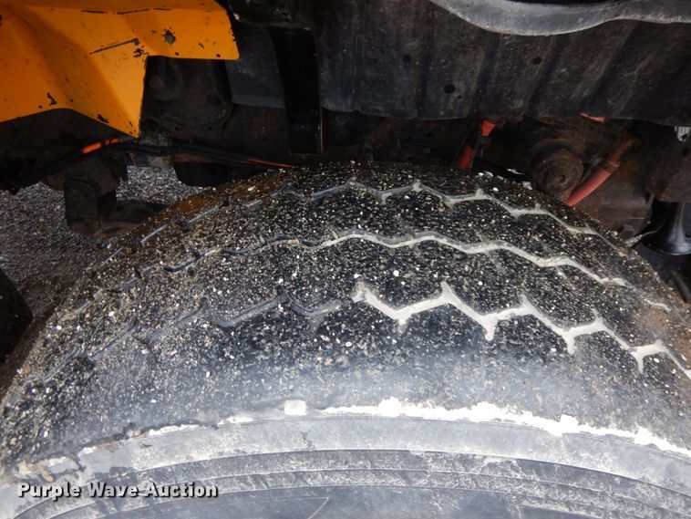 image for item DF6382 2006 International 7400  dump truck