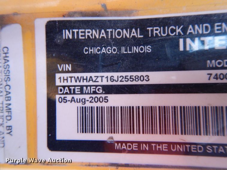 image for item DF6382 2006 International 7400  dump truck