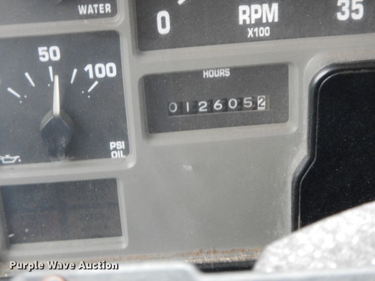 image for item DF6383 2002 International 4900  dump truck