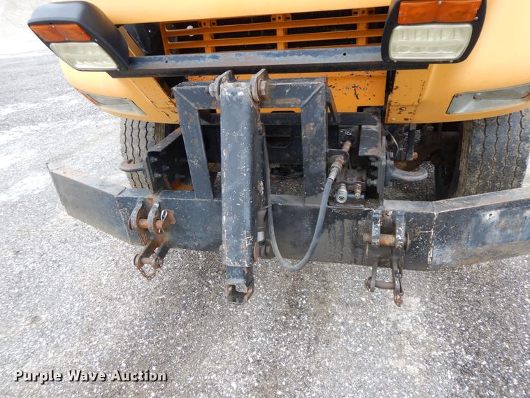 image for item DF6383 2002 International 4900  dump truck