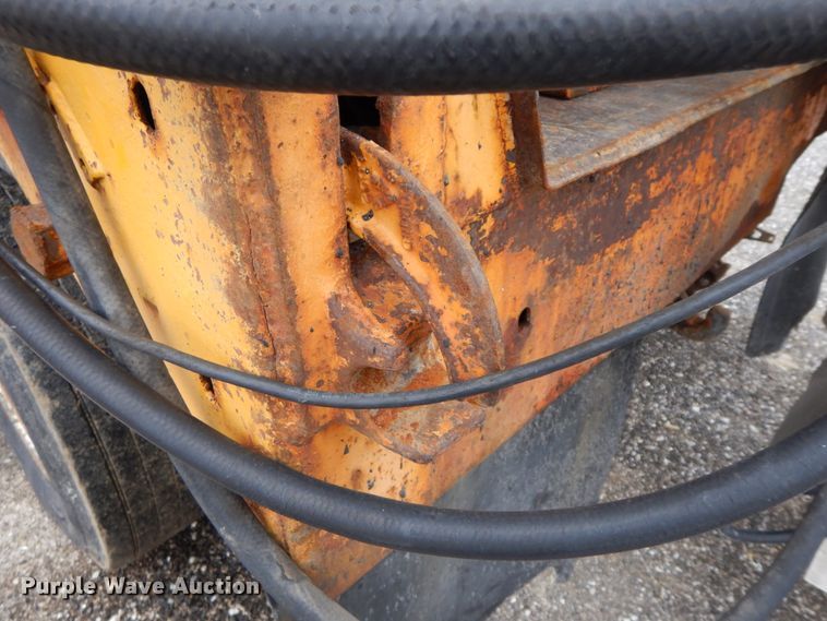 image for item DF6383 2002 International 4900  dump truck