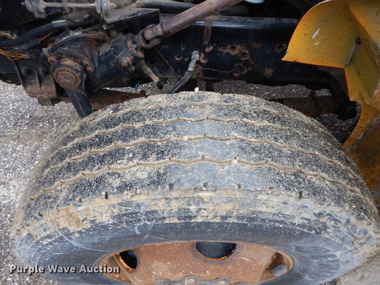 image for item DF6383 2002 International 4900  dump truck