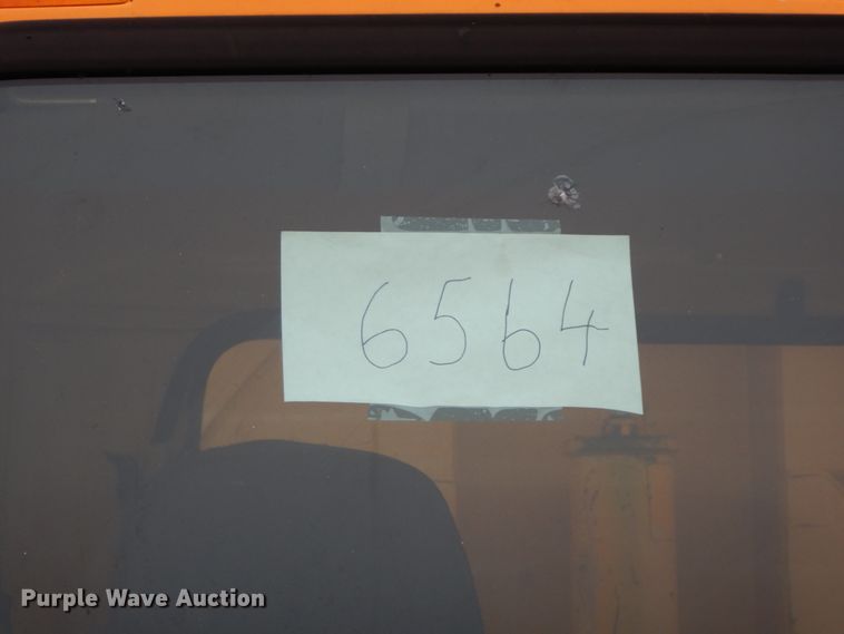 image for item DF6383 2002 International 4900  dump truck