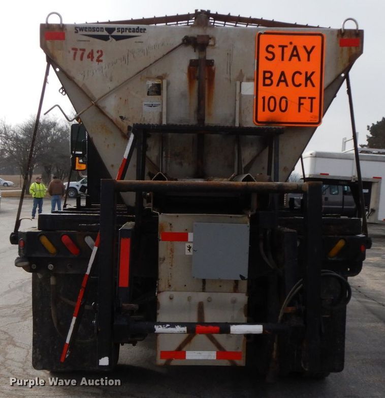 image for item DF6393 2006 International 7400  dump flatbed truck