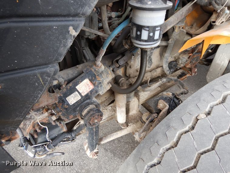 image for item DF6393 2006 International 7400  dump flatbed truck