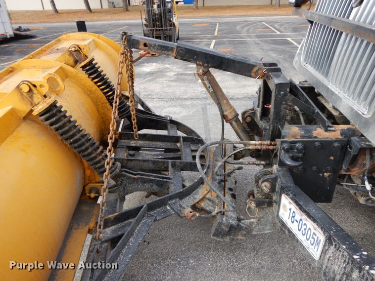 image for item DF6393 2006 International 7400  dump flatbed truck