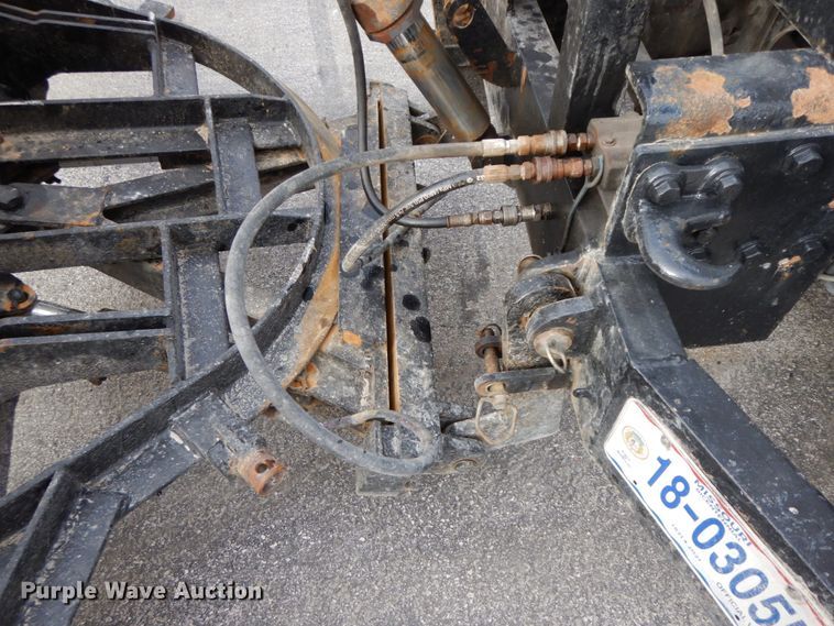 image for item DF6393 2006 International 7400  dump flatbed truck