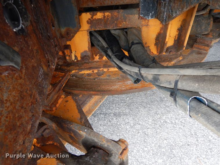 image for item DF6393 2006 International 7400  dump flatbed truck