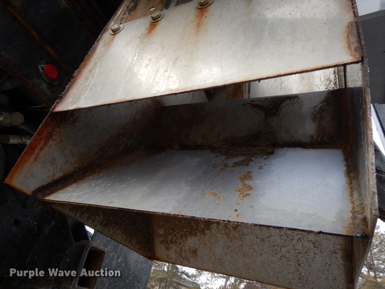 image for item DF6393 2006 International 7400  dump flatbed truck