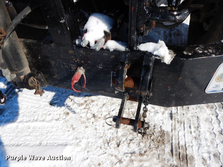 image for item DF6441 2004 International 7400  flat bed truck