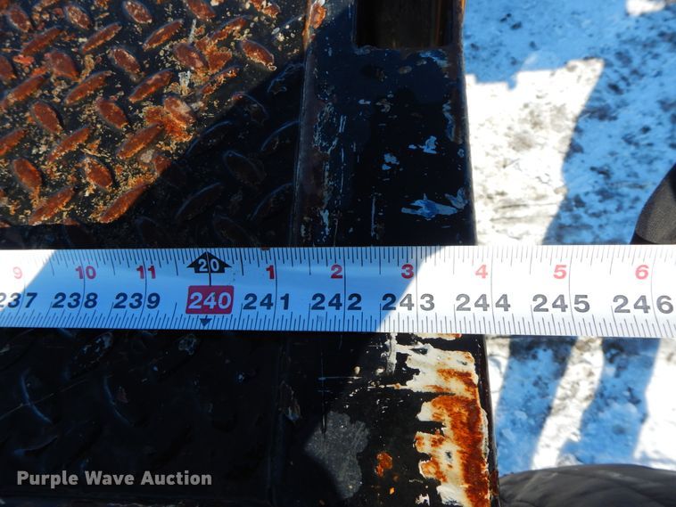 image for item DF6441 2004 International 7400  flat bed truck