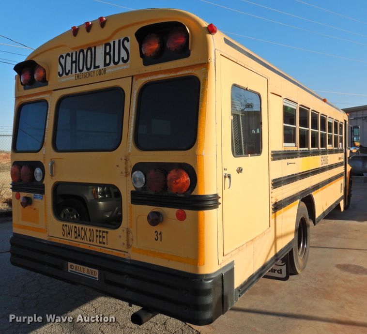 image for item DG1587 2000 International 3800  school bus