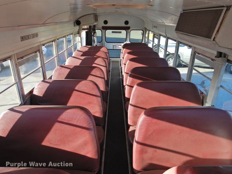 image for item DG1587 2000 International 3800  school bus