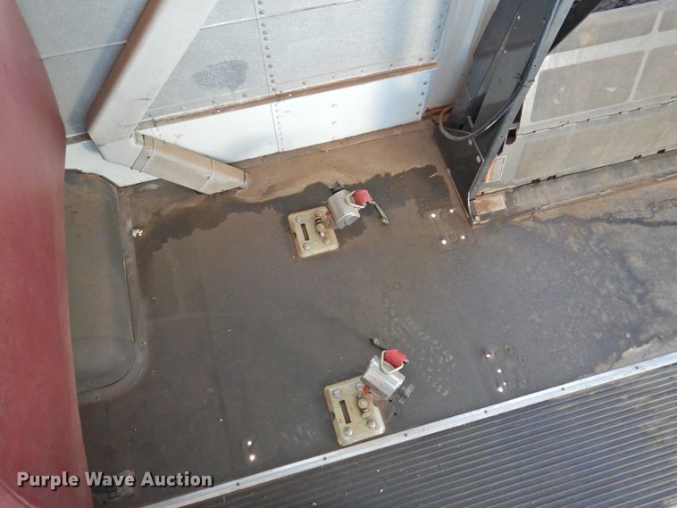 image for item DG1587 2000 International 3800  school bus