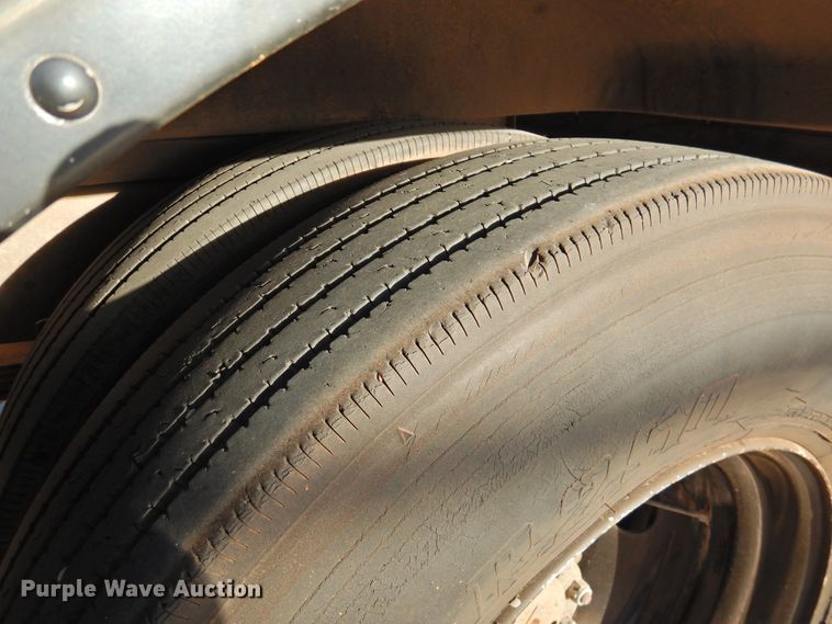 image for item DG1587 2000 International 3800  school bus