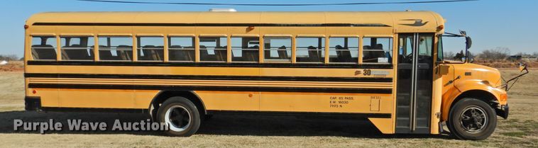 image for item DG1589 1995 International 3800  school bus