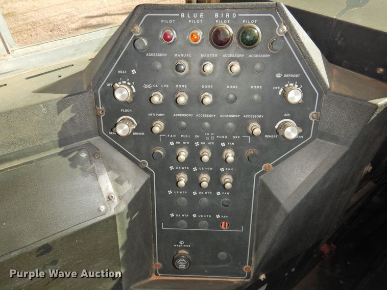 image for item DG1589 1995 International 3800  school bus