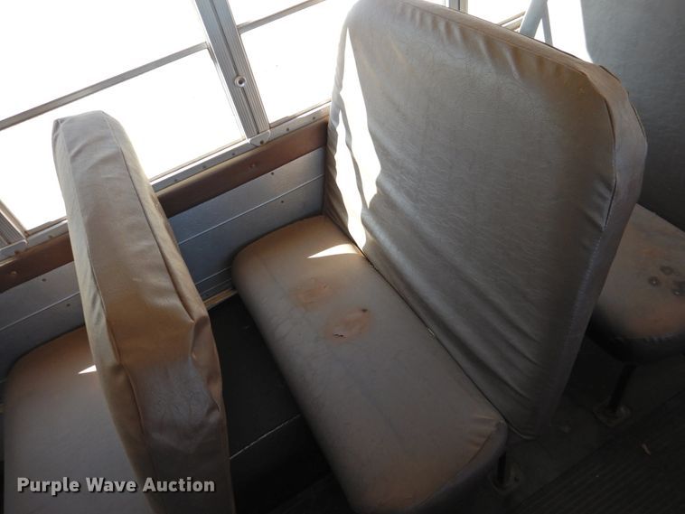 image for item DG1589 1995 International 3800  school bus