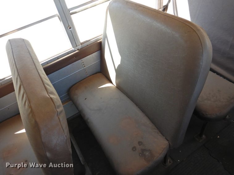 image for item DG1589 1995 International 3800  school bus