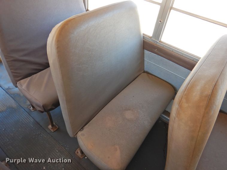 image for item DG1589 1995 International 3800  school bus