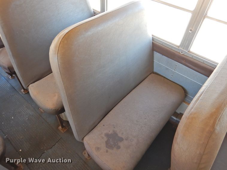 image for item DG1589 1995 International 3800  school bus