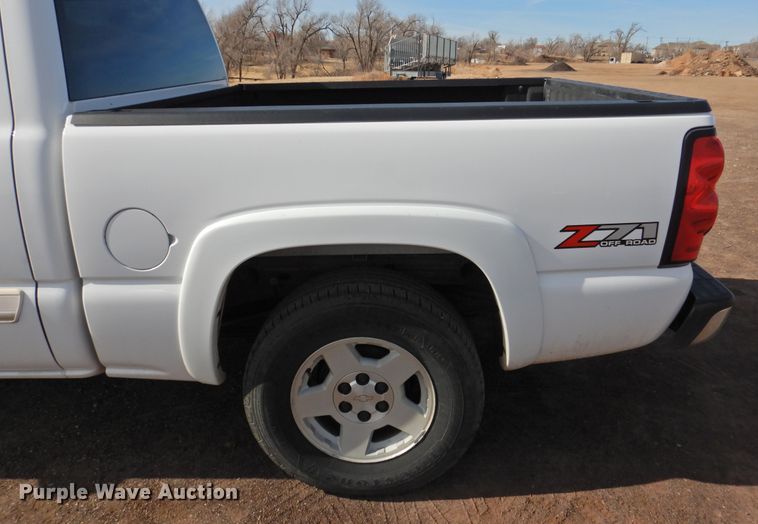 image for item DG1653 2005 Chevrolet 1500  Crew Cab pickup truck
