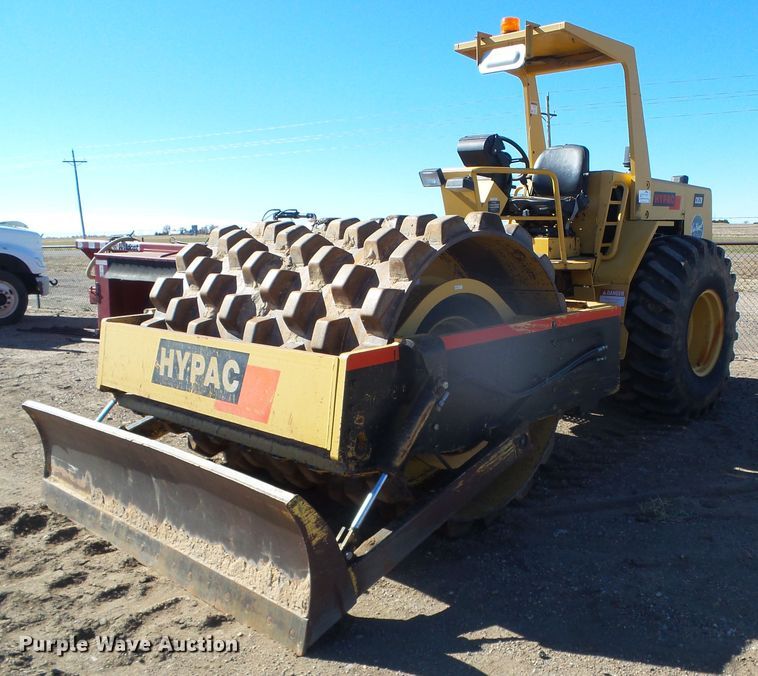 image for item DG8466 1999 Hypac C852B  vibratory single drum roller