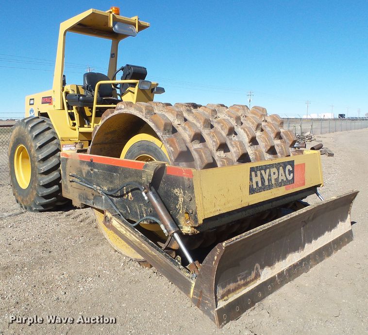 image for item DG8466 1999 Hypac C852B  vibratory single drum roller