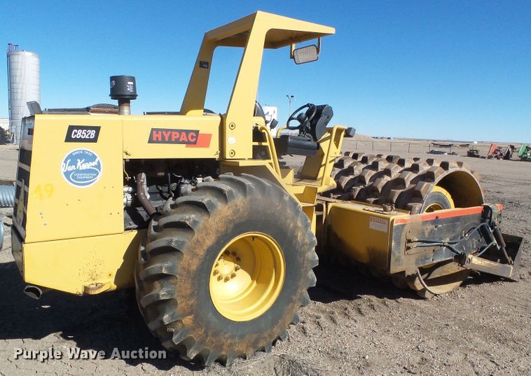 image for item DG8466 1999 Hypac C852B  vibratory single drum roller