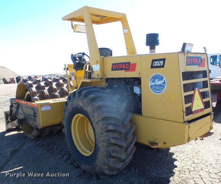 image for item DG8466 1999 Hypac C852B  vibratory single drum roller