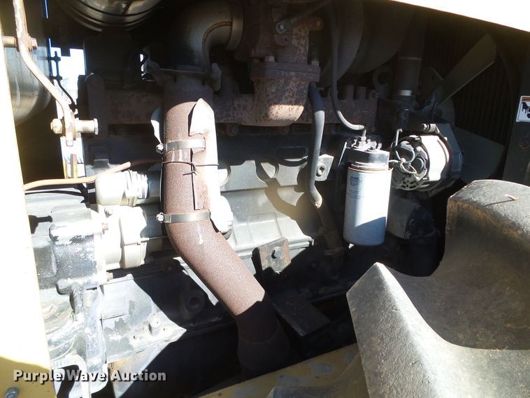 image for item DG8466 1999 Hypac C852B  vibratory single drum roller