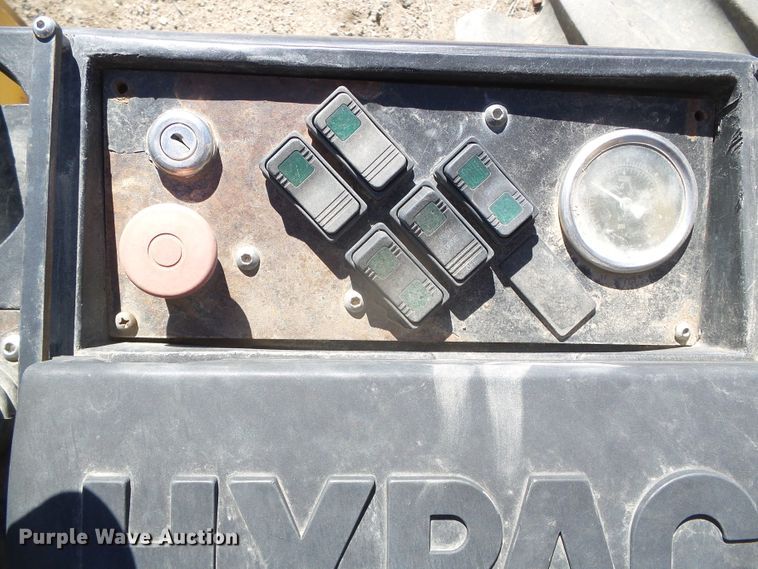 image for item DG8466 1999 Hypac C852B  vibratory single drum roller