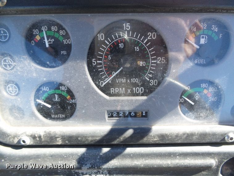 image for item DG8466 1999 Hypac C852B  vibratory single drum roller