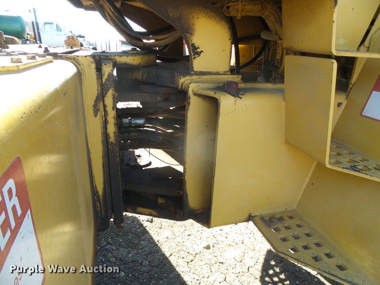 image for item DG8466 1999 Hypac C852B  vibratory single drum roller