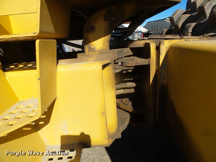 image for item DG8466 1999 Hypac C852B  vibratory single drum roller