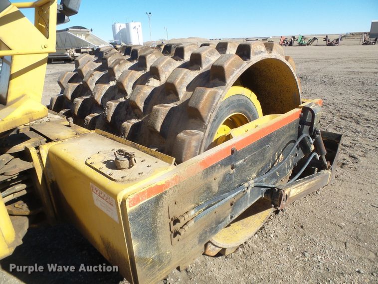 image for item DG8466 1999 Hypac C852B  vibratory single drum roller