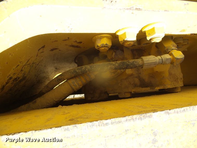 image for item DG8466 1999 Hypac C852B  vibratory single drum roller