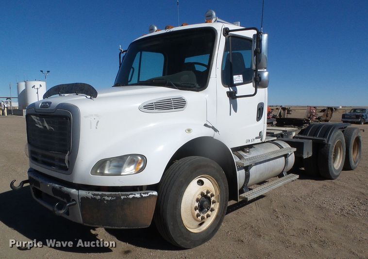 image for item DG8468 2009 Freightliner Business Class M2  semi truck