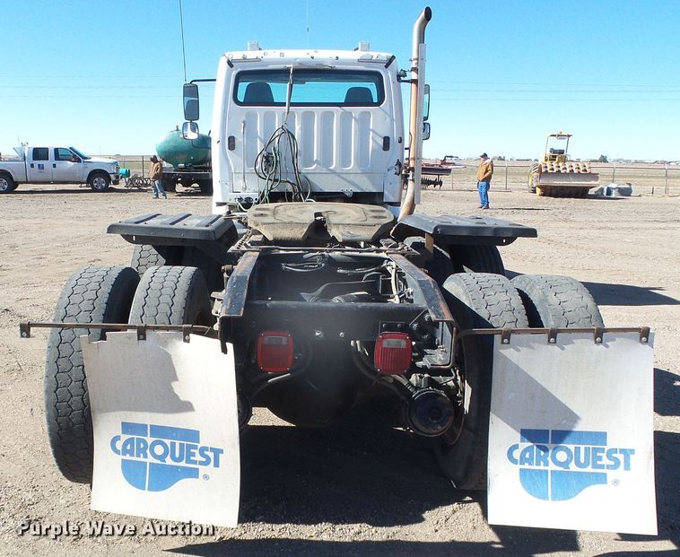 image for item DG8468 2009 Freightliner Business Class M2  semi truck