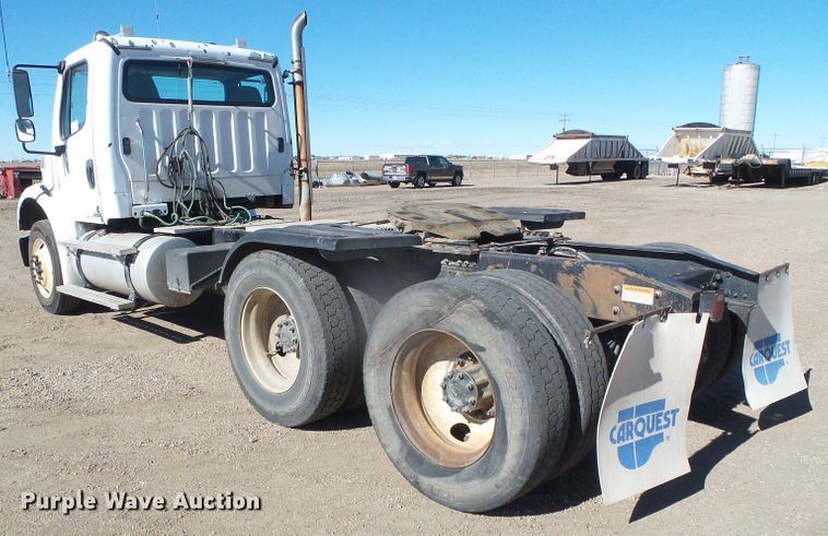 image for item DG8468 2009 Freightliner Business Class M2  semi truck