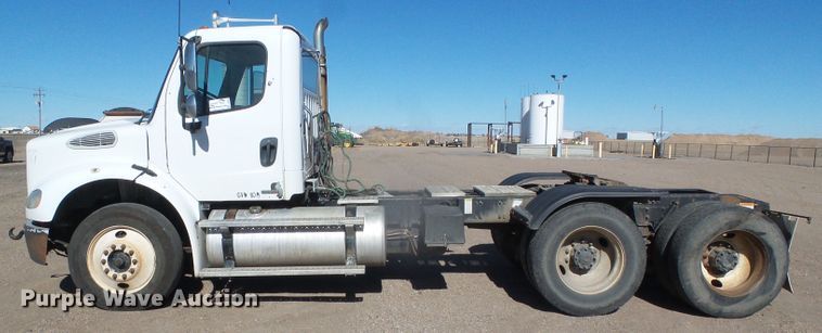 image for item DG8468 2009 Freightliner Business Class M2  semi truck